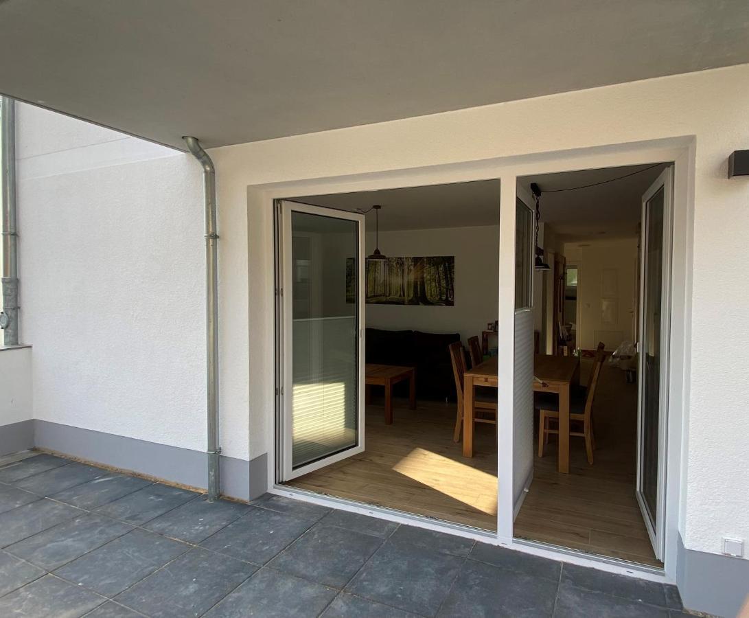 Kloenhuesing Apartamento Altefähr Exterior foto