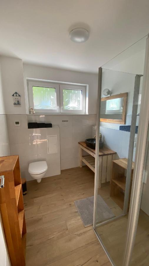 Kloenhuesing Apartamento Altefähr Exterior foto